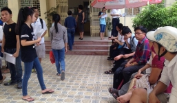 Ngày cuối rút - nộp hồ sơ xét tuyển: Chen chúc rút hồ sơ rồi thất thểu ra về